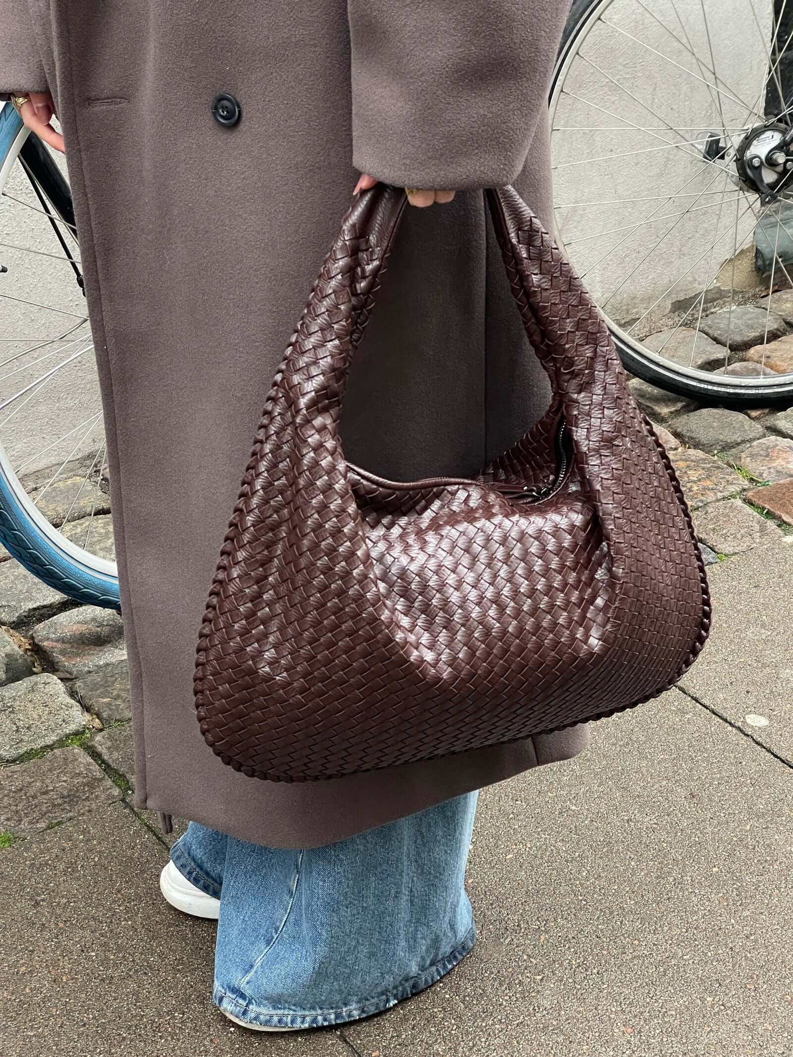Arielle Woven Shoulder Bag XL